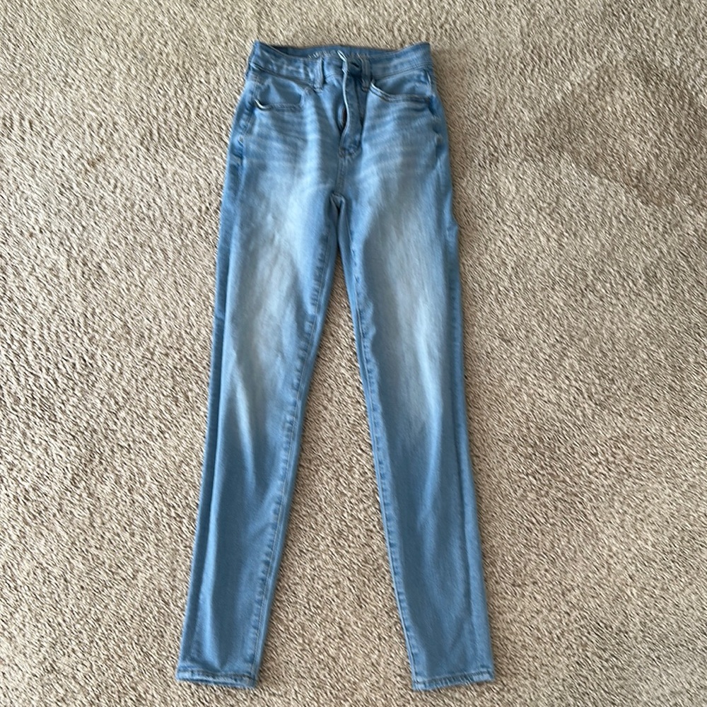 American Eagle Super Hi-rise jeggings. Blue denim. size 00